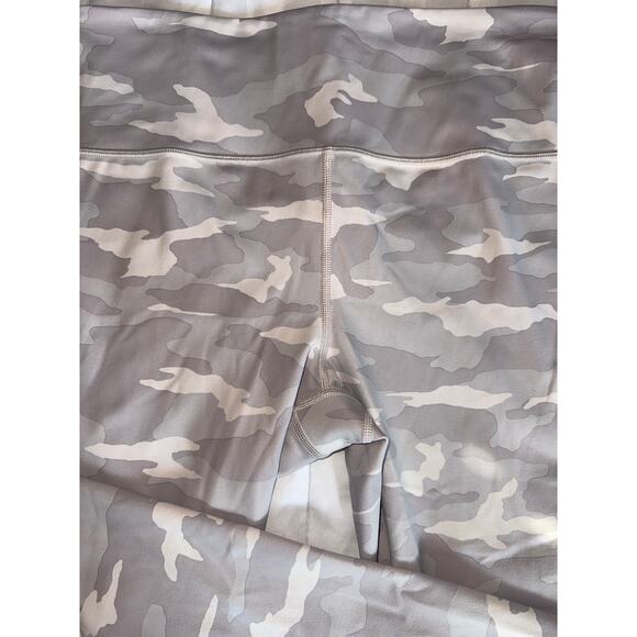 ATHLETA ELATION TIGHT CAMOUFLAGE SIZE L LARGE - Picture 2 of 3